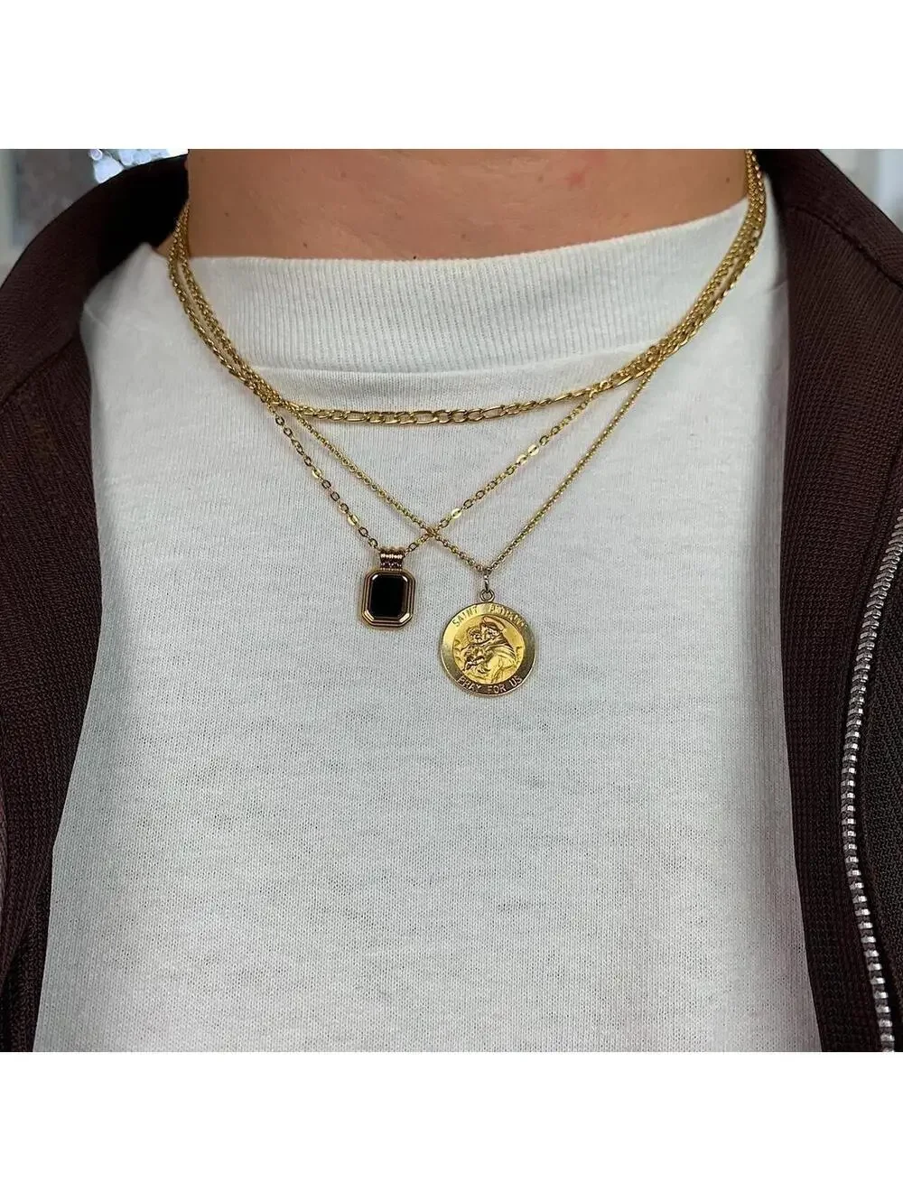 Vintage Style Classy Figaro Gold Chain Black jewel opal pendant necklace. Gold